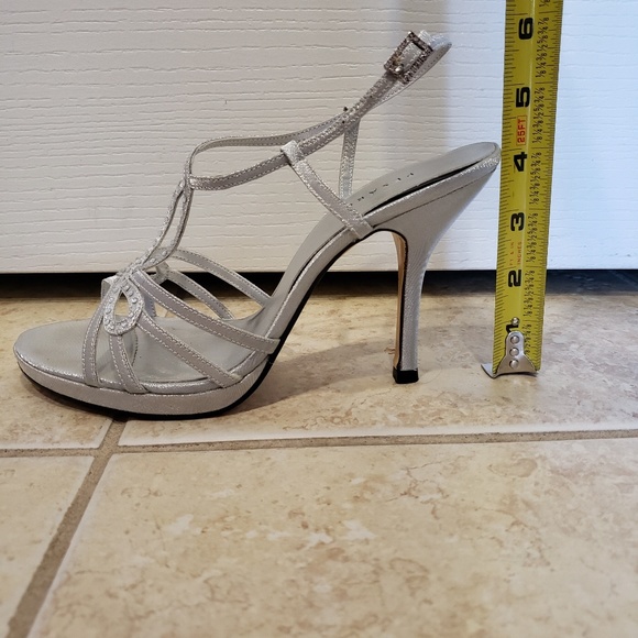 Pesáro Strappy Heels - Picture 5 of 6